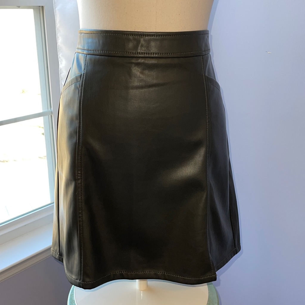 New Loft Beautiful Green Leather Skirt